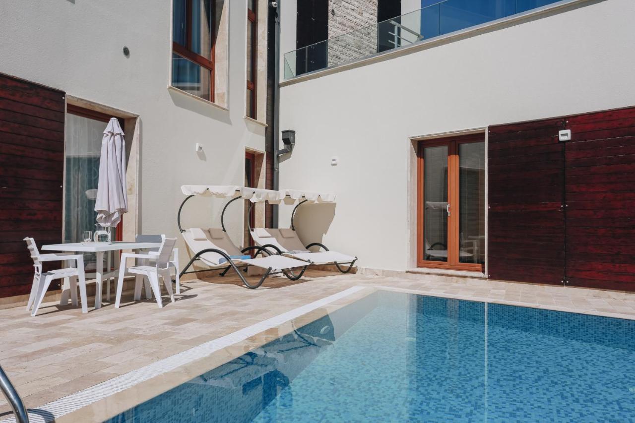 Villa Semiramis 蒂瓦特 外观 照片